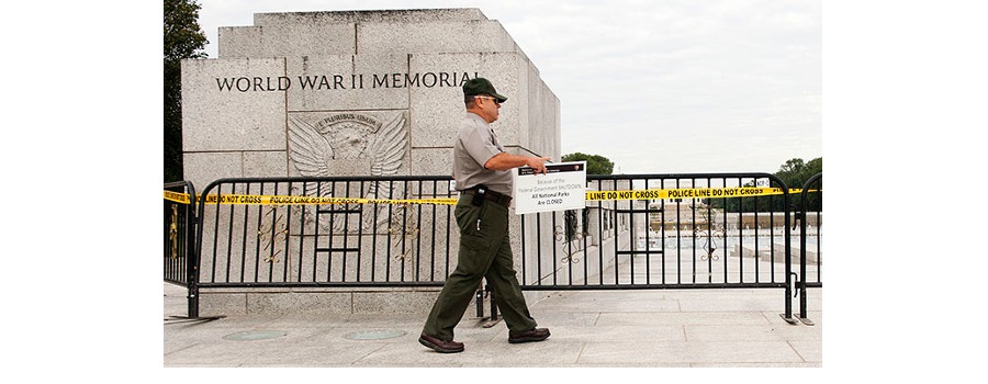 WWIIMemorialBarrycades.jpg